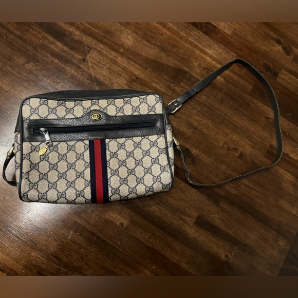 Gucci Handbags - Vintage Gucci Crossbody